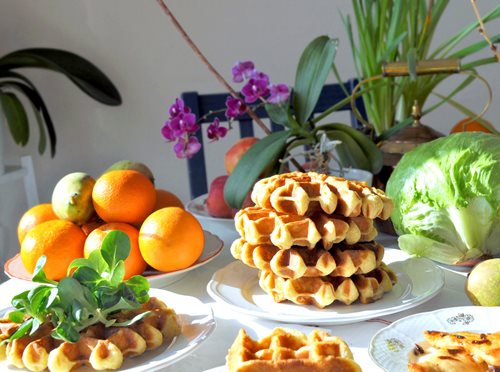 a wafle hot. na stole všetky