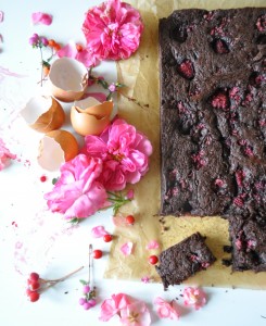 a-brownies-odkroj.-kvety-245x300