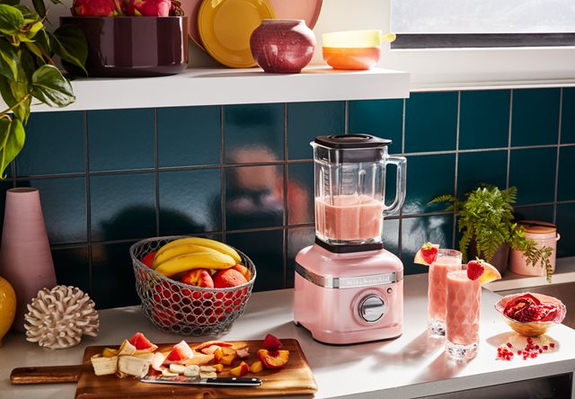 Růžový blender KitchenAid