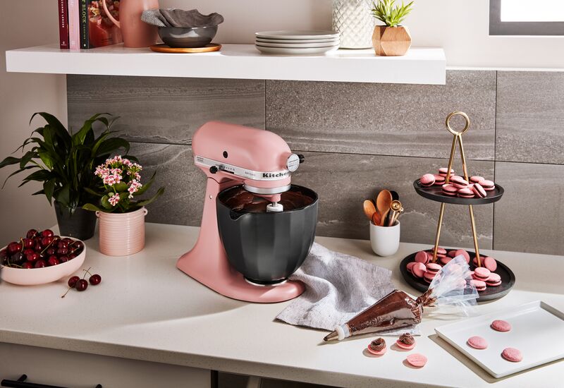 Keramická mísa KitchenAid černá s růžovým robotem